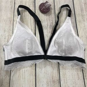 NWT Victoria’s Secret Front Clasp Bralette